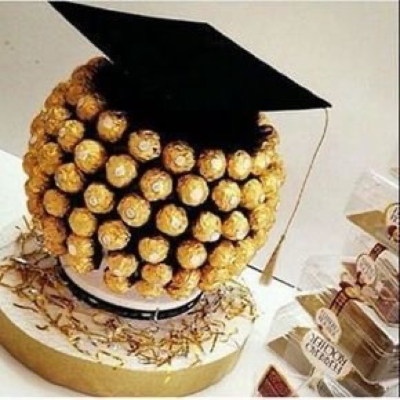 Profile Picture of Nazira Zhra (@nazirazhra) on Poshmark