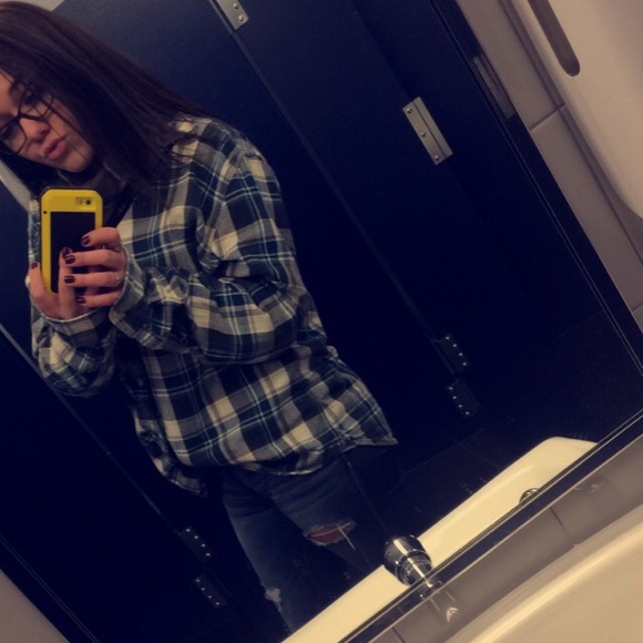 Profile Picture of Nickeya Nickerson (@nicks0143) on Poshmark