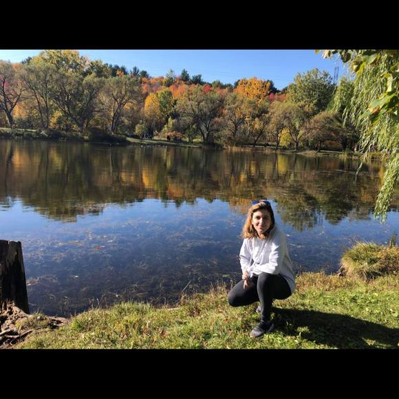 Profile Picture of Sofia Benjelloun (@sofiabenjelloun) on Poshmark