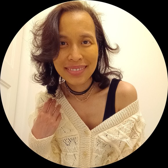 Profile Picture of Lien Do (@prettyinpink_25) on Poshmark