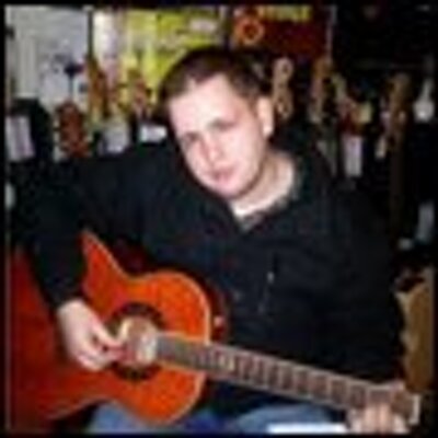 Profile Picture of Kenny Holt (@bitesyerbum) on Twitter