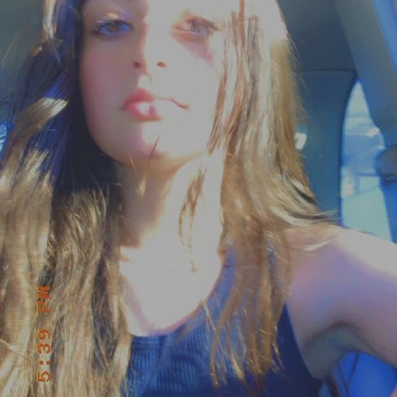Profile Picture of Ariel Fields (@babiegurl12) on Poshmark