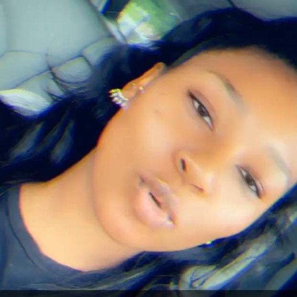 Profile Picture of Kaí Triller (@kailee170) on Poshmark