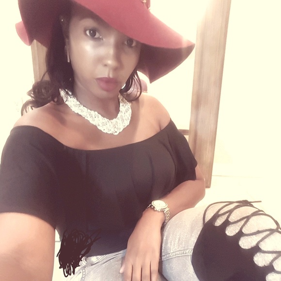 Profile Picture of Kai Blake (@queensociety) on Poshmark