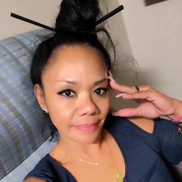 Profile Picture of Annette Dahilig (@annettemarie70) on Poshmark
