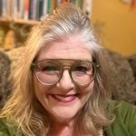 Profile Picture of Kimberly Wolfe (@seateach) on Instagram