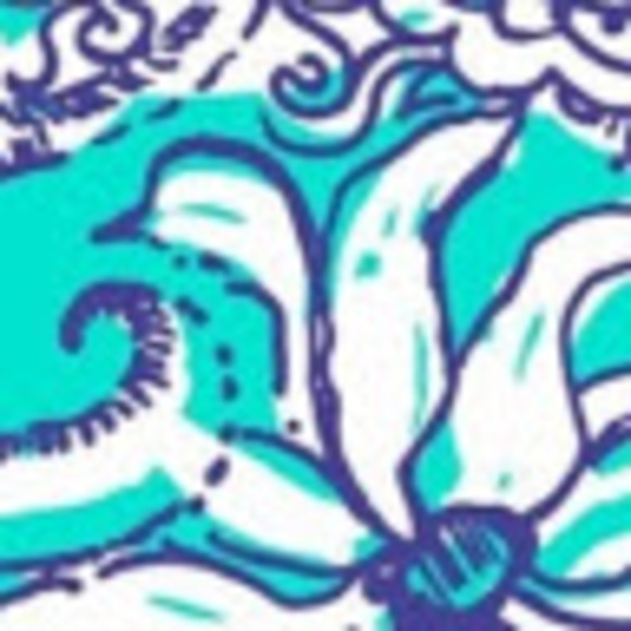 Profile Picture of Noor Zalloum (@zalloum240) on Poshmark