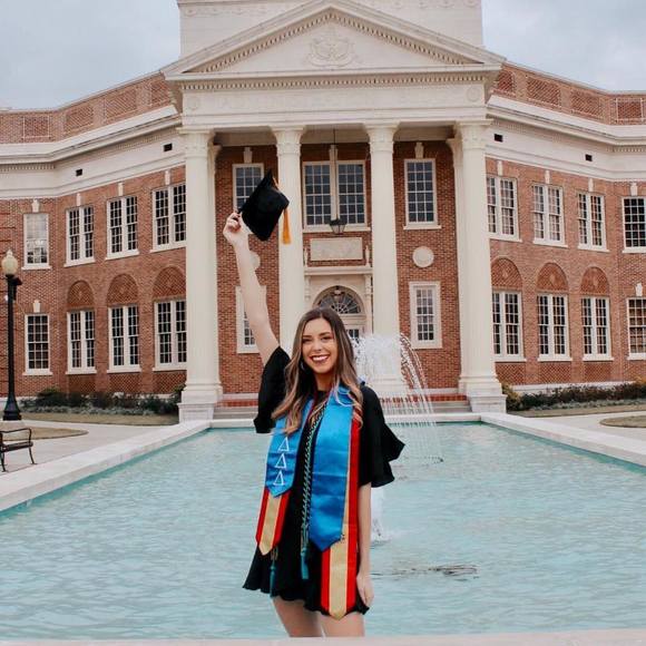 Profile Picture of Meredith Courtright (@ditty33) on Poshmark