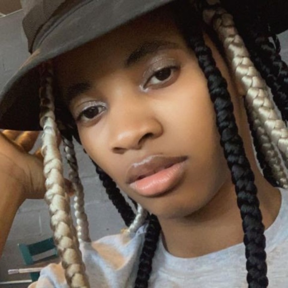 Profile Picture of Queeneth Okehie (@queenethokehie) on Poshmark