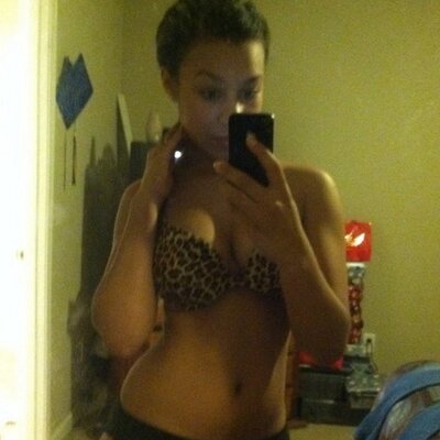 Profile Picture of Paige Hefner (@Paigee_Calhoun) on Twitter