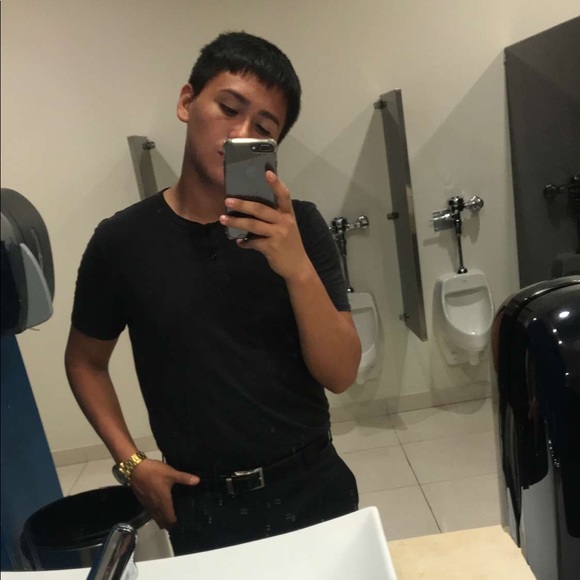 Profile Picture of David Carrizales (@david_c24) on Poshmark