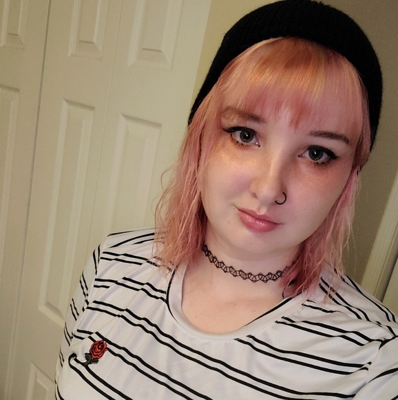 Profile Picture of Alexandria Arden (@arden_xander) on Poshmark