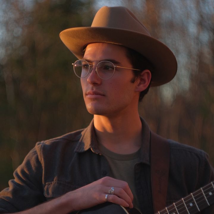 Profile Picture of Andrew Brozek (@andrew.brozek.music) on Tiktok