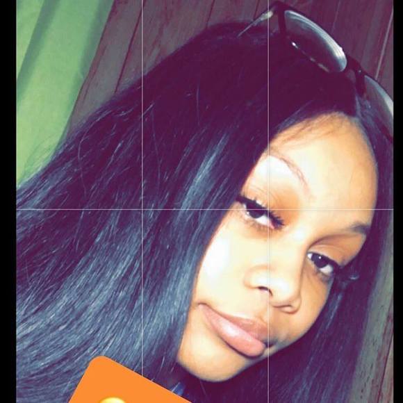 Profile Picture of Anailah Hanzer (@anailahhanzer) on Poshmark