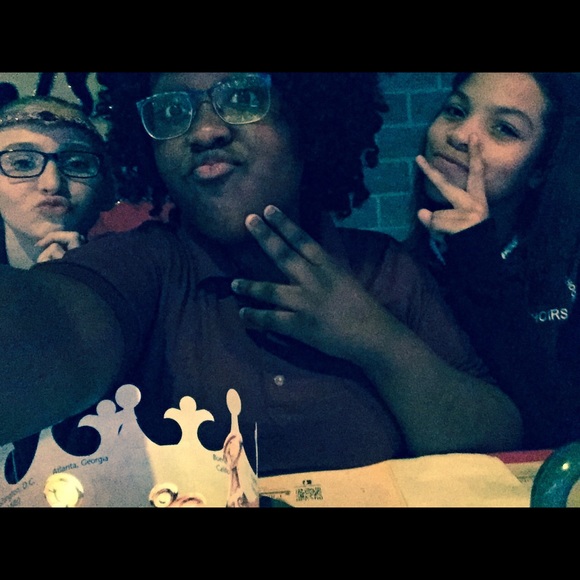 Profile Picture of Shari Friendly (@sharifriendly) on Poshmark