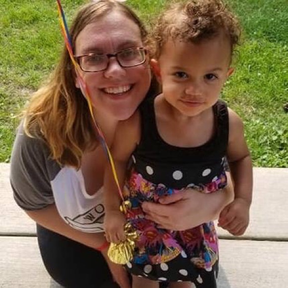 Profile Picture of Liz Vandell (@lizvandell) on Poshmark