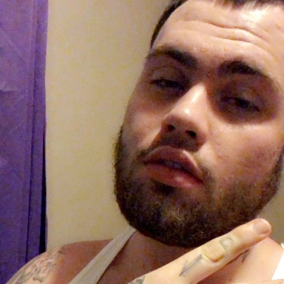Profile Picture of Kyle Huscher (@kylehuscher) on Poshmark