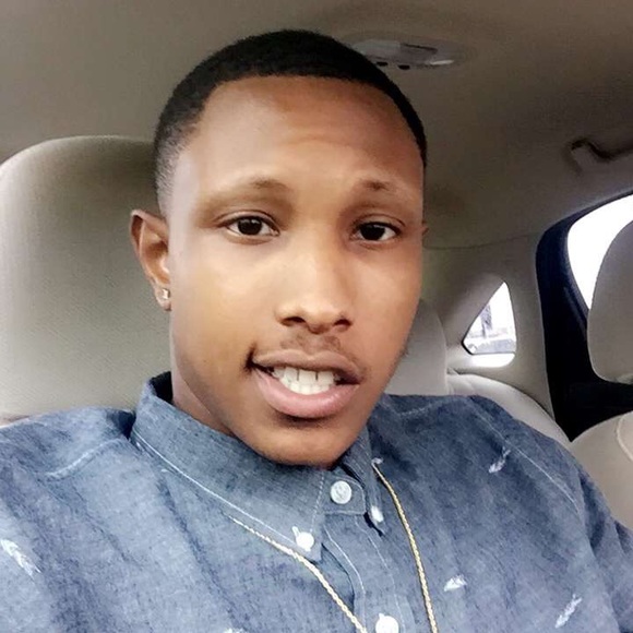 Profile Picture of Joshua Simmons (@ace_simmons) on Poshmark