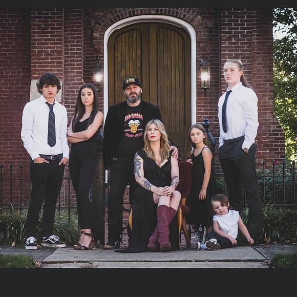 Profile Picture of Doug Cross (@dougcross80) on Poshmark