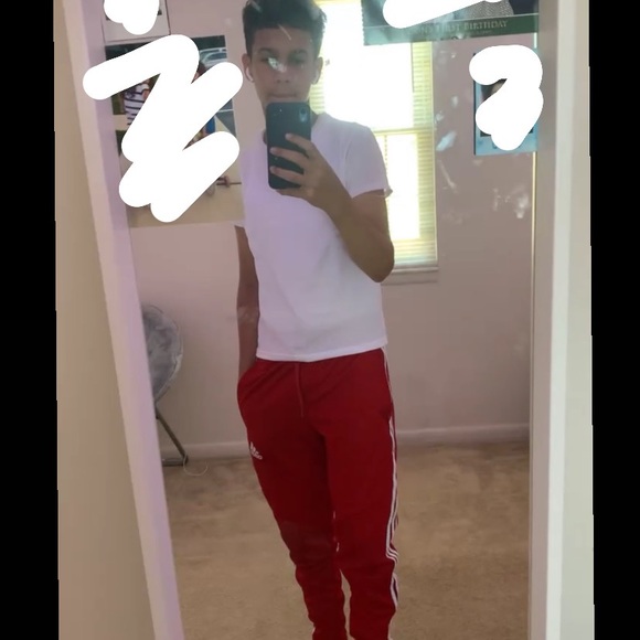 Profile Picture of Nick Silva (@thurlnick) on Poshmark