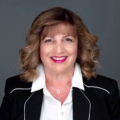 Profile Picture of Julia Fraser (@FraserCrew) on Twitter