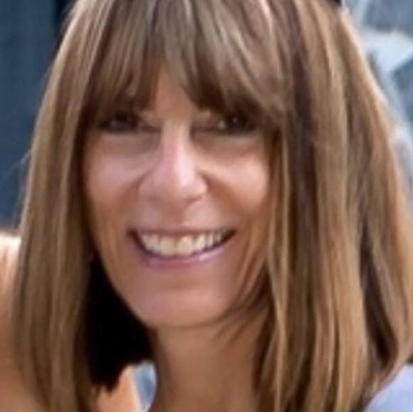 Profile Picture of Debbie Passerallo (@dpasserallo) on Poshmark