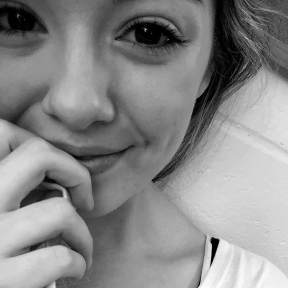 Carly Boyum - Poshmark Profile Picture of Carly Boyum (@cboyum) on Poshmark