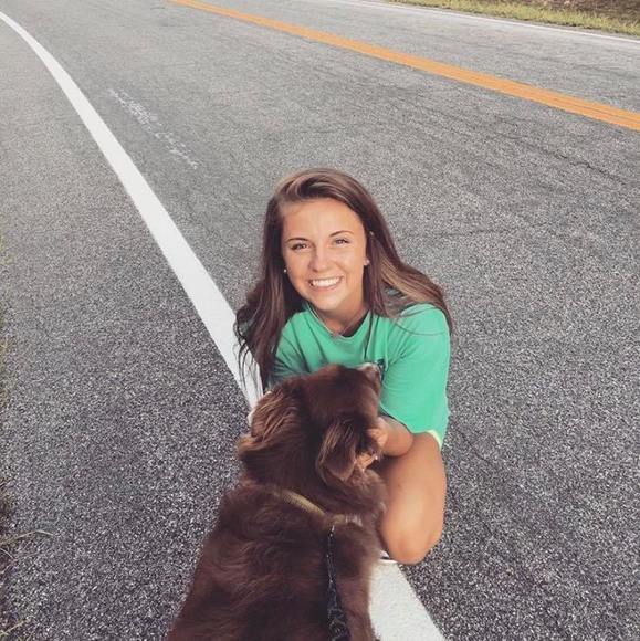 Profile Picture of Lily Phillips (@lilyyphillipsss) on Poshmark