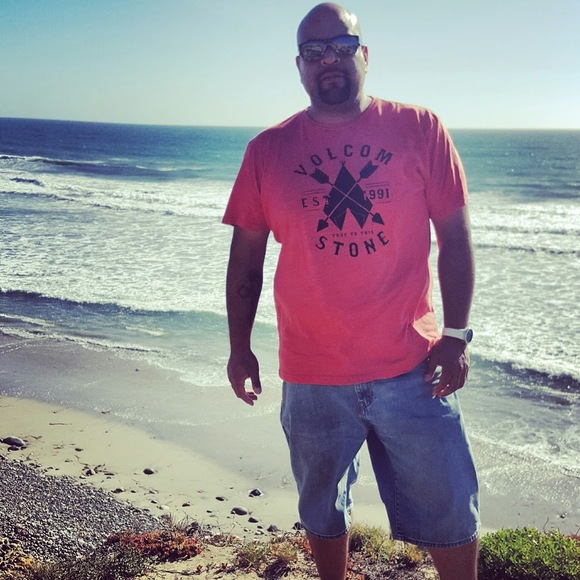 Profile Picture of Cesar Osuna (@forlifex5) on Poshmark