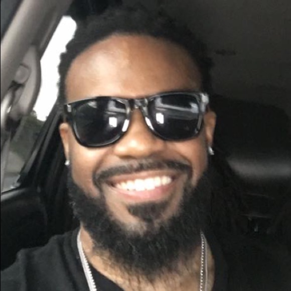 John Vines - Poshmark Profile Picture of John Vines (@johnvines) on Poshmark