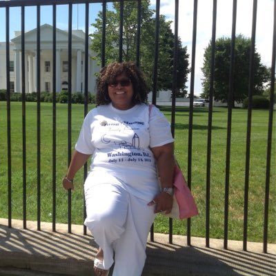 Profile Picture of Debbie Pointer (@FarmerDeb73) on Twitter