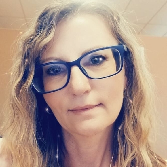 Profile Picture of Tonya Tieman (@tonnat2015) on Poshmark