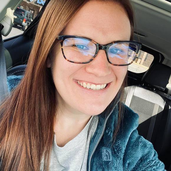 Profile Picture of Rebecca Filipski (@rfilipski501) on Poshmark