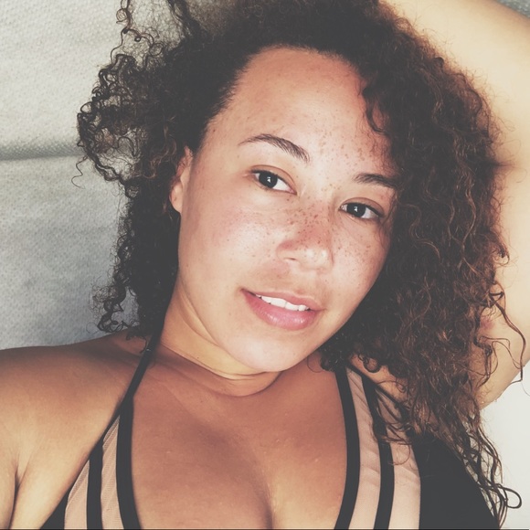 Profile Picture of Emerald Cronkrite (@theemeraldcity1) on Poshmark