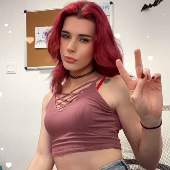 Profile Picture of Iris Day (@inacasket) on Poshmark