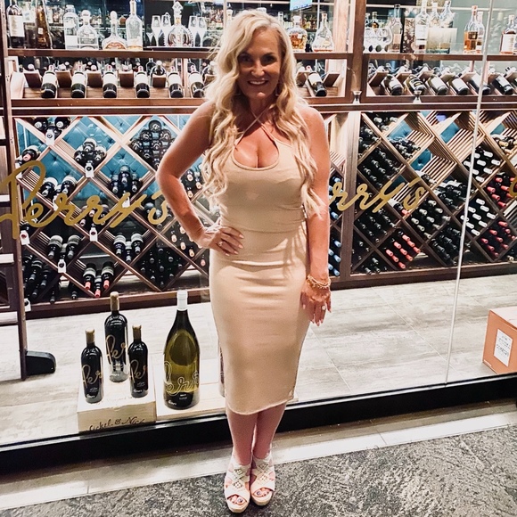 Profile Picture of Melissa Frederickson (@pinkmermaid11) on Poshmark