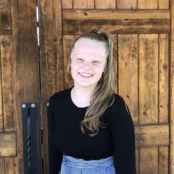 Rayna Kaski - Poshmark Profile Picture of Rayna Kaski (@krayna234) on Poshmark