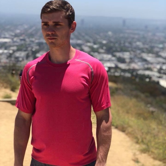 Chandler Bondeson - Poshmark Profile Picture of Chandler Bondeson (@chanbondo) on Poshmark