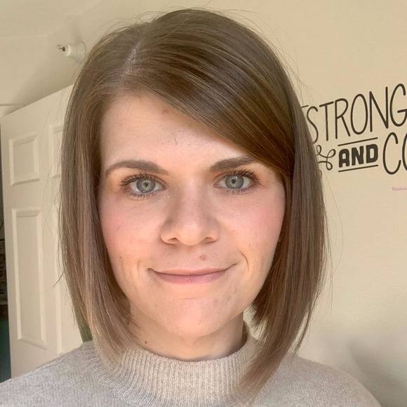 Profile Picture of Emina Machovsky (@eminanisic) on Poshmark