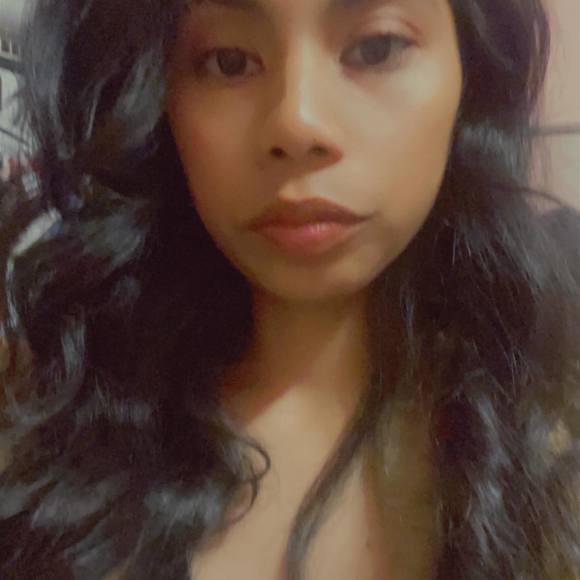 Profile Picture of Yeni Rodriguez (@yenirodrigue886) on Poshmark