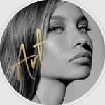 Profile Picture of D E L I (@alexandra_deliu) on Instagram