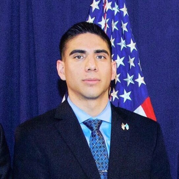 Profile Picture of Irving Sanchez (@isanchez212) on Poshmark