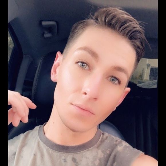 Profile Picture of Daniel Allred (@djefferyallred) on Poshmark