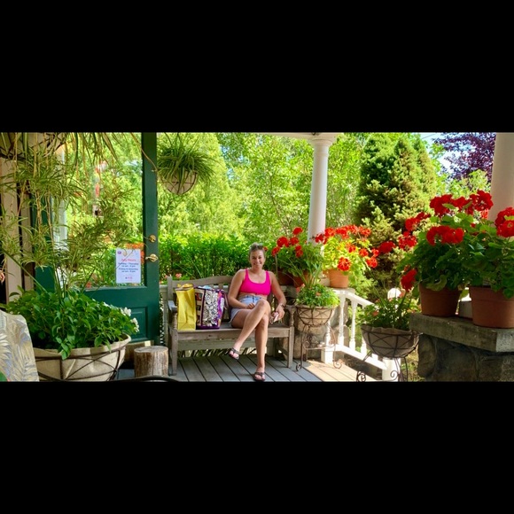 Profile Picture of Alanna Consedine (@alannaconsedine) on Poshmark