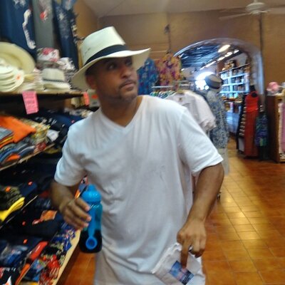 Profile Picture of John Owen (@JohnVarela12) on Twitter