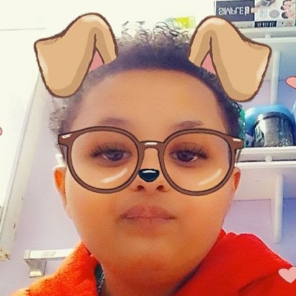 Profile Picture of Alexandra Futterer (@jojobea12345) on Poshmark