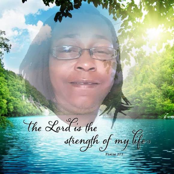 Profile Picture of Danielle Ingraham (@dingraham49) on Poshmark