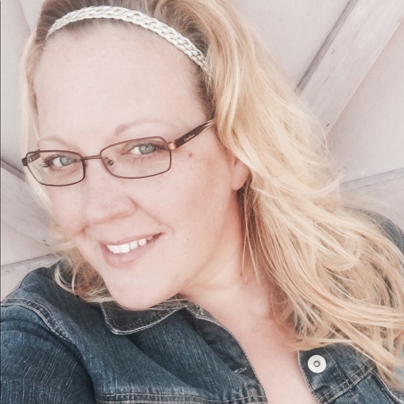 Profile Picture of 🦋attilees 🦋 (@attilees) on Poshmark