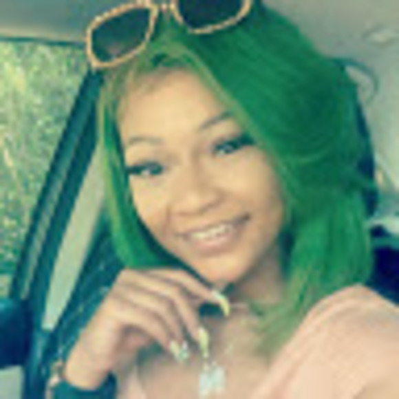 Profile Picture of Tascosha Hainey (@thainey97) on Poshmark