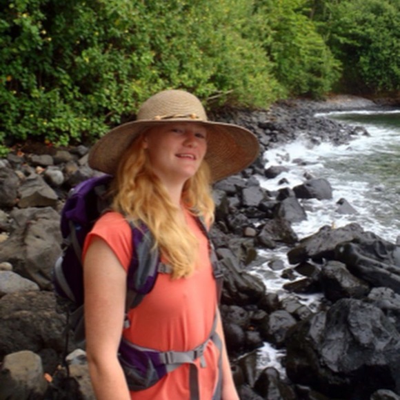 Profile Picture of Louise Conway (@louiseconway) on Poshmark